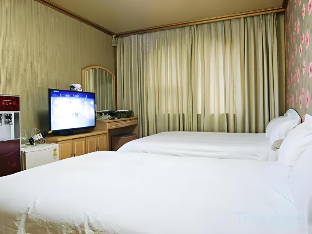 Emerald Hotel Чеджудо Экстерьер фото