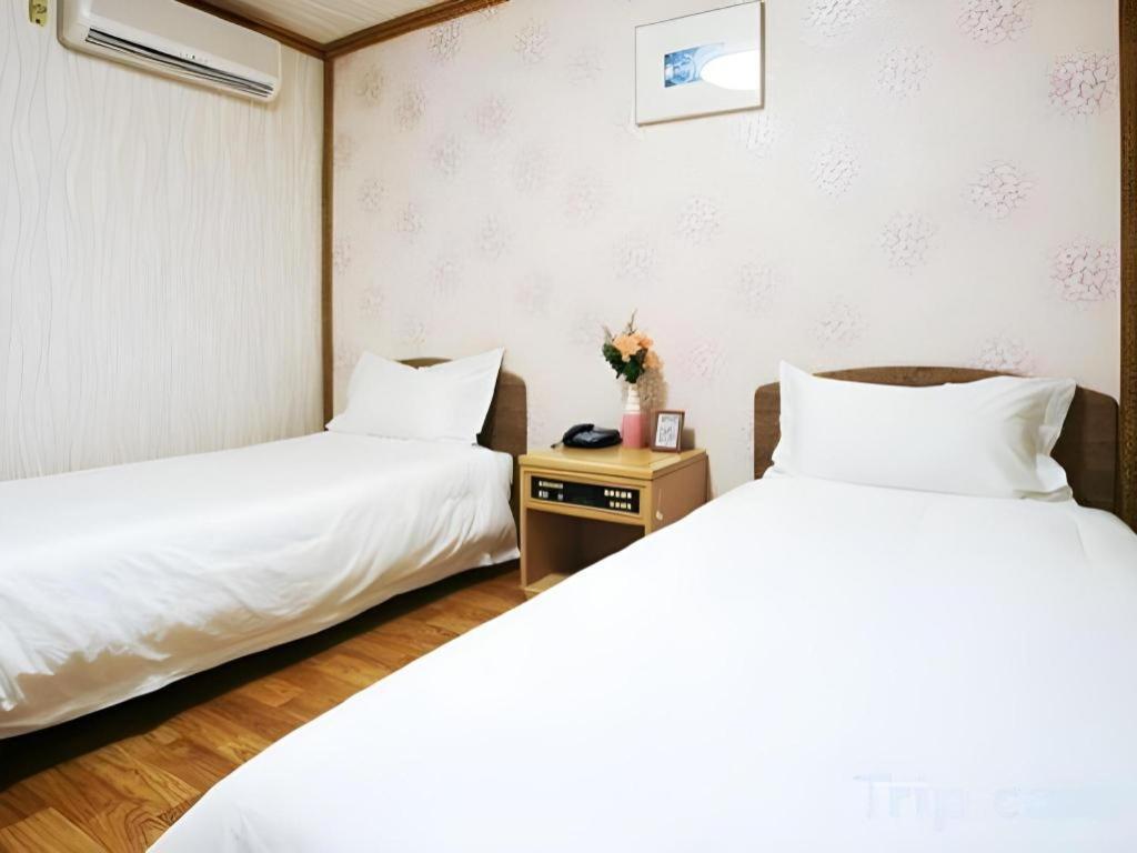 Emerald Hotel Чеджудо Экстерьер фото