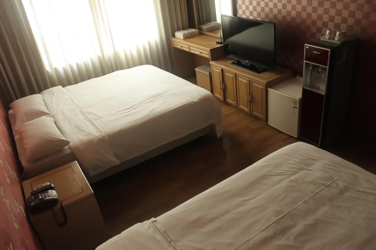 Emerald Hotel Чеджудо Экстерьер фото