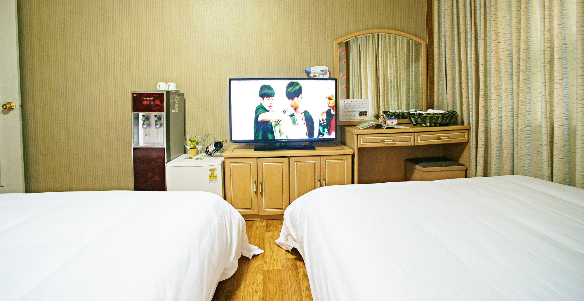 Emerald Hotel Чеджудо Экстерьер фото