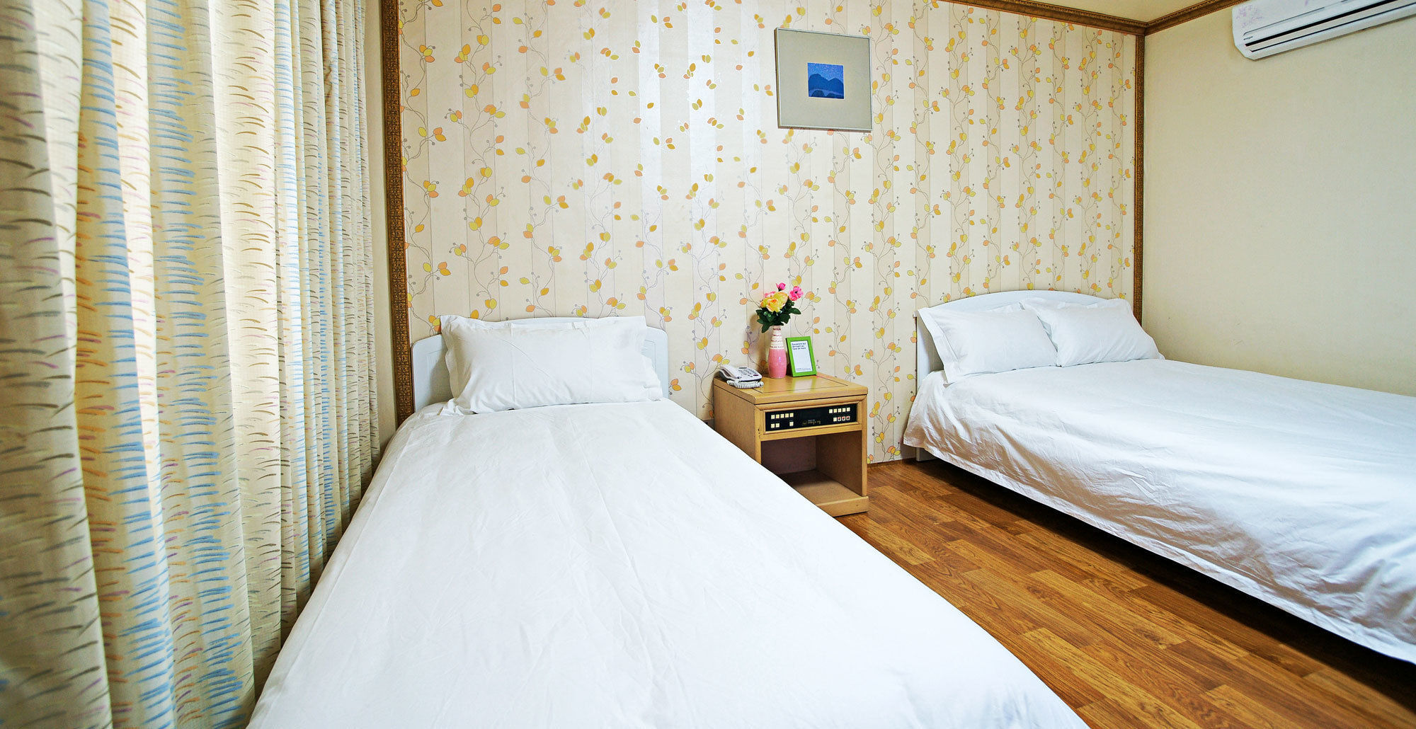 Emerald Hotel Чеджудо Экстерьер фото